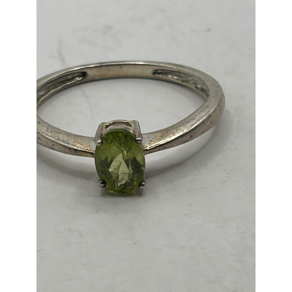 925 Sterling Silver Green Peridot Ring Size 8